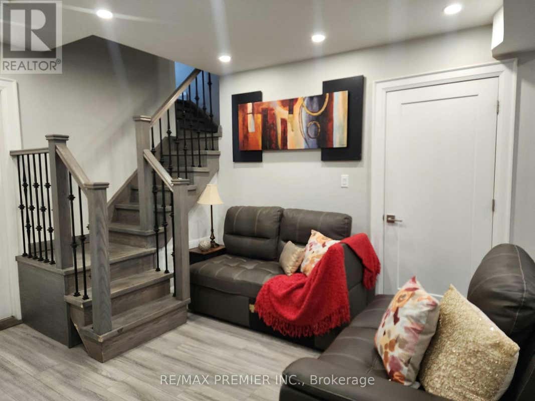 165 CLAREMONT STREET, Toronto (TrinityBellwoods), ON M6J2M7 House For