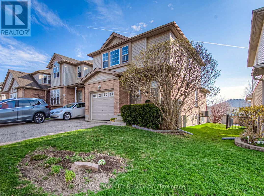 689 ZERMATT DRIVE, Waterloo, ON N2T2V2 House For Sale | RE/MAX | X12101094