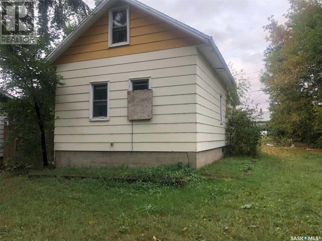 127 Harvey STREET, Kamsack, SK S0A1S0 House For Sale RE/MAX SK985904