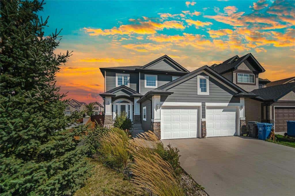 98 Buckley Trow Bay, Winnipeg, MB R2N0G5 House For Sale RE/MAX