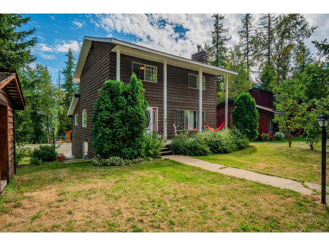 2733 PINEWOOD DRIVE, Rossland, BC V0G1Y0 House For Sale RE/MAX 2479530