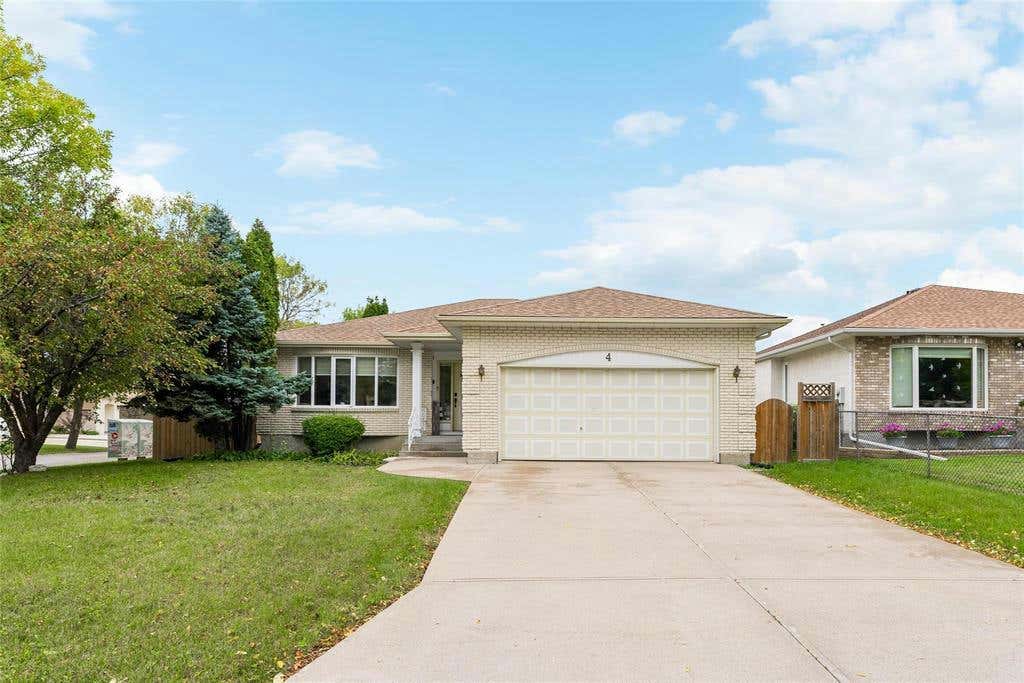 4 Vistula Way, Winnipeg, MB R2P2R8 House For Sale RE/MAX 202423109