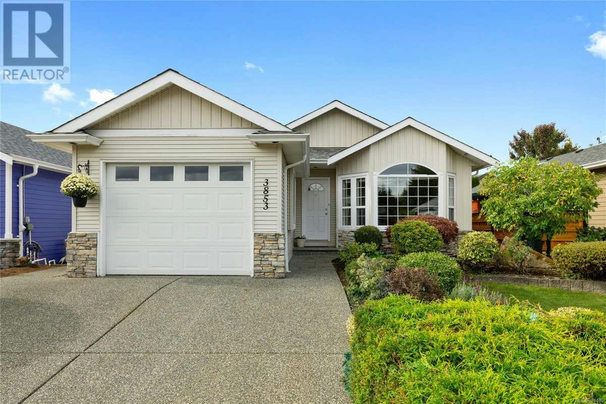 3853 Honey Locust Dr, Nanaimo, BC V9T6B9 House For Sale RE/MAX 978400