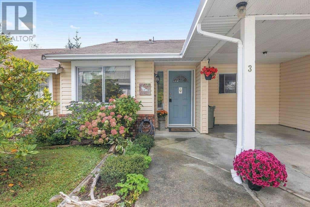 3 815 NORTH ROAD, Gibsons, BC V0N1V9 Condo For Sale RE/MAX R2932577