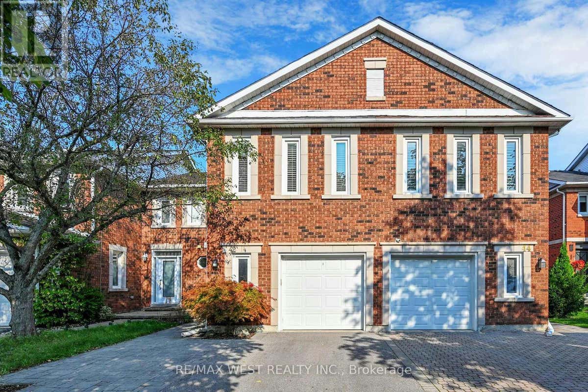 42 BROWNSTONE CIRCLE, Vaughan (CrestwoodSpringfarmYorkhill), ON L4J7P3 House For Sale RE/MAX