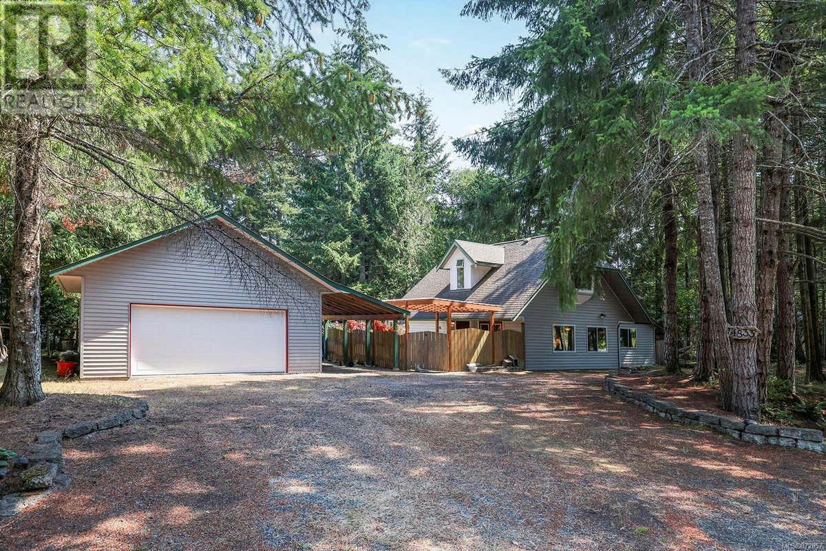 4833 Blue Heron Dr, Bowser, BC V0R1G0 House For Sale RE/MAX 972857