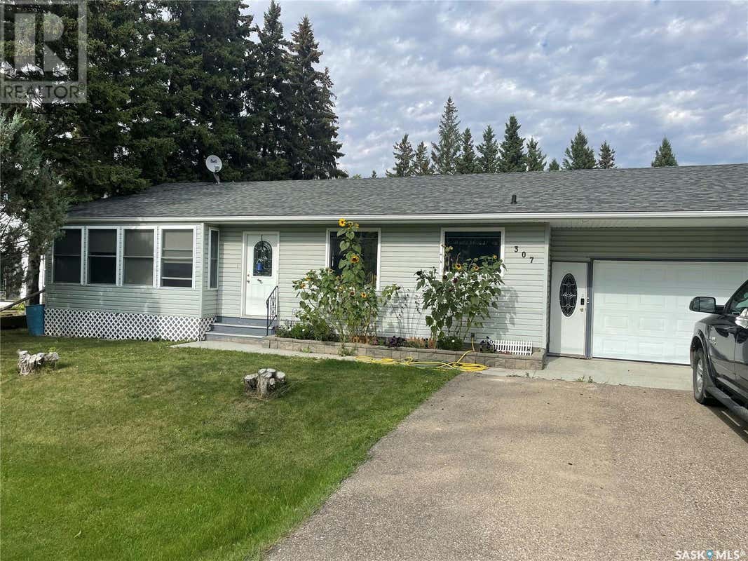 307 Main STREET, Waldheim, SK S0K4R0 House For Sale RE/MAX SK983765