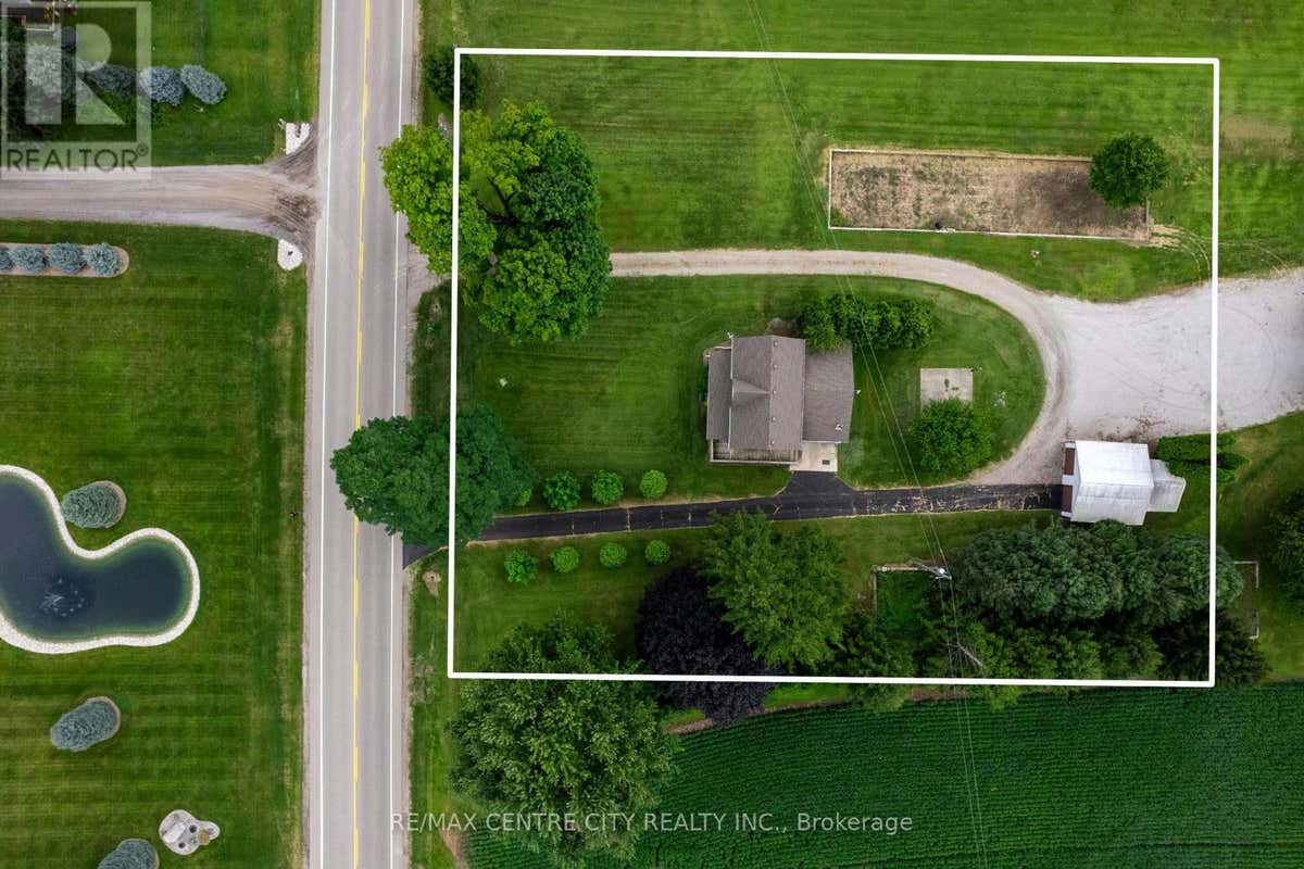 6924 CALVERT DRIVE, StrathroyCaradoc, ON N7G3H5 House For Sale RE