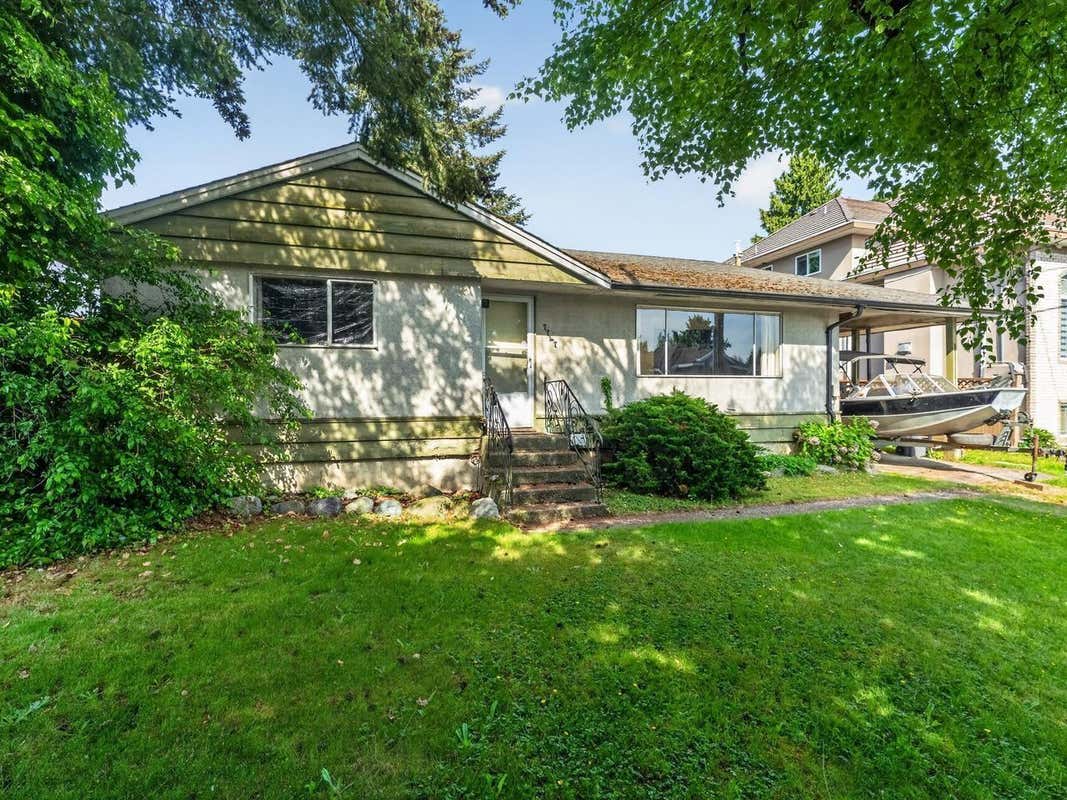 Strawberry Hill Glory Real Estate - Houses for Sale in Strawberry