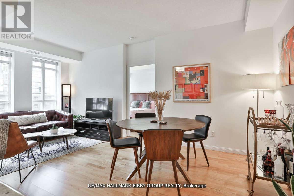 426 900 MOUNT PLEASANT ROAD, Toronto (Mount Pleasant West), ON M4P3J9