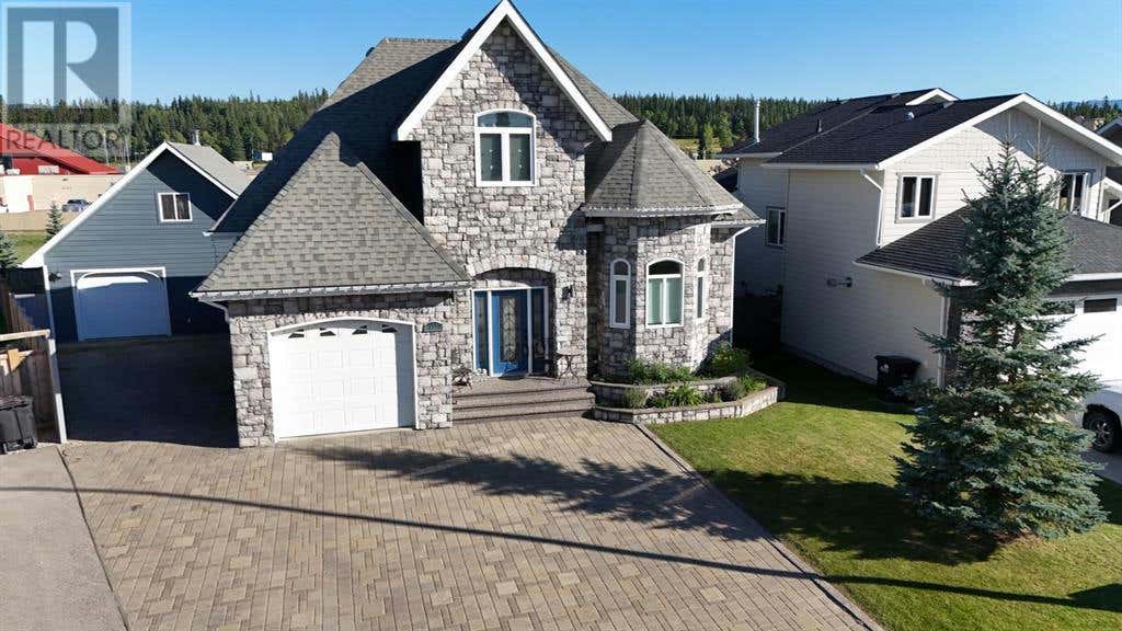 122 GUIMOND Place, Hinton, AB T7V2C5 House For Sale RE/MAX A2161663