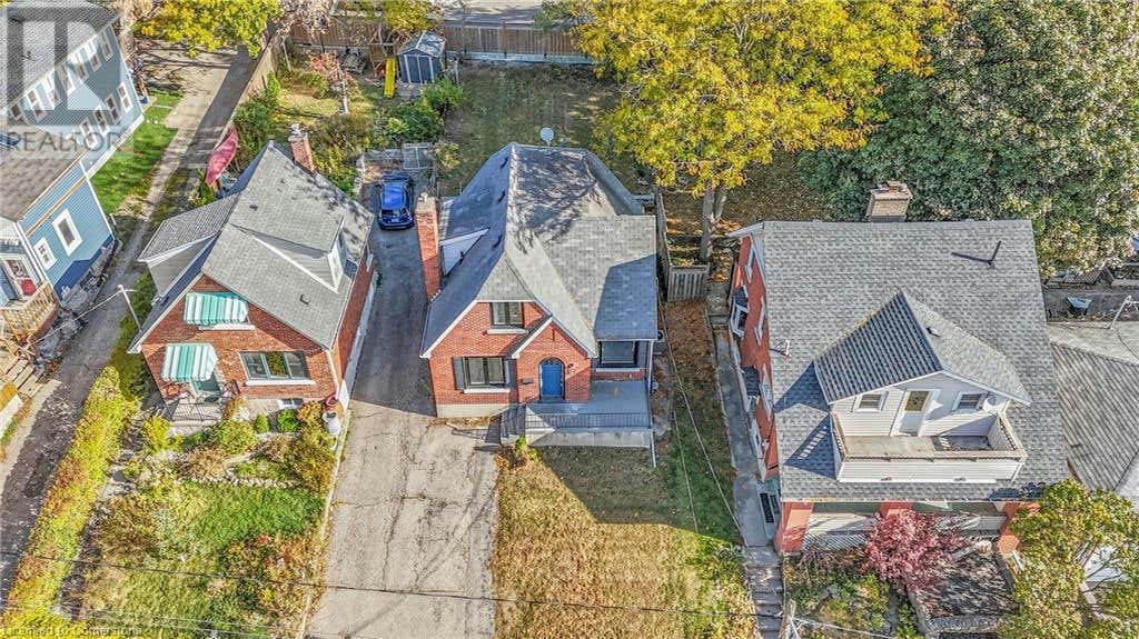 124 ST Street, Kitchener, ON N2G2T3 House For Sale RE/MAX 40662547