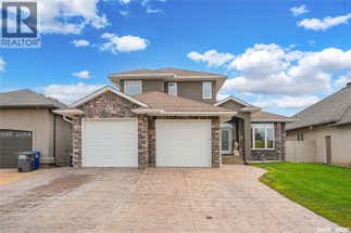 215 Beechwood CRESCENT