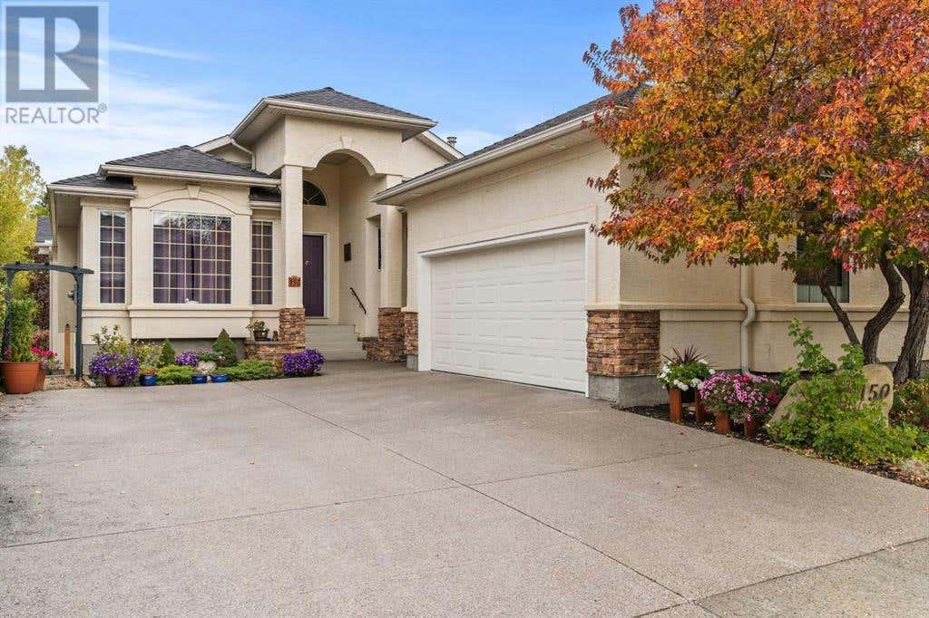 150 Valley Glen Heights NW, Calgary, AB T3B5P9 House For Sale RE/MAX