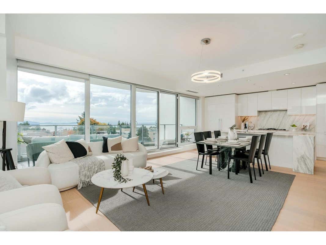 406 1500 MARTIN STREET, Surrey, BC V4B0C2 Condo For Sale RE/MAX