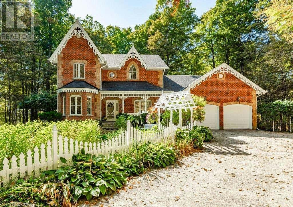 4524 CONCESSION 11 Concession, Puslinch, ON N0B2J0 House For Sale RE