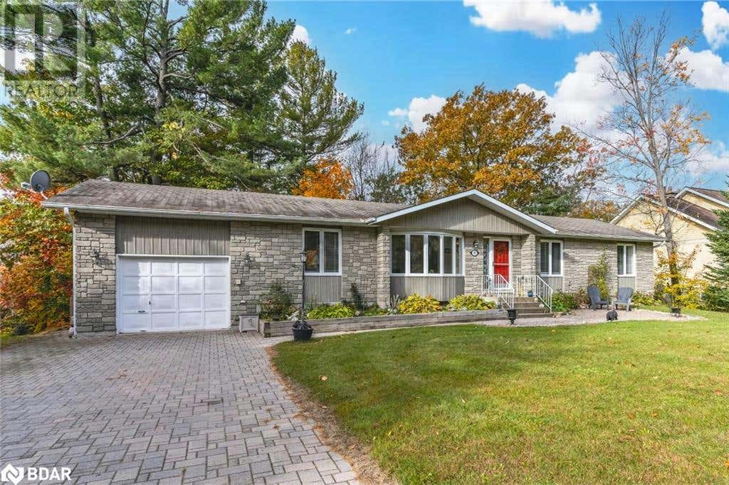 30 THE GRANITE BLUFF, Bracebridge, ON P1L1L4 House For Sale RE/MAX