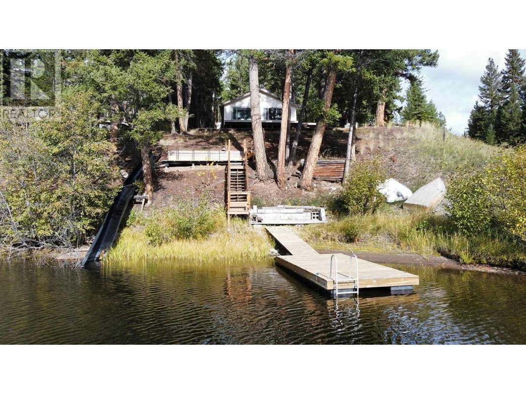 7296 EAST YOUNG LAKE ROAD, 70 Mile House, BC V0K2E2 House For Sale RE