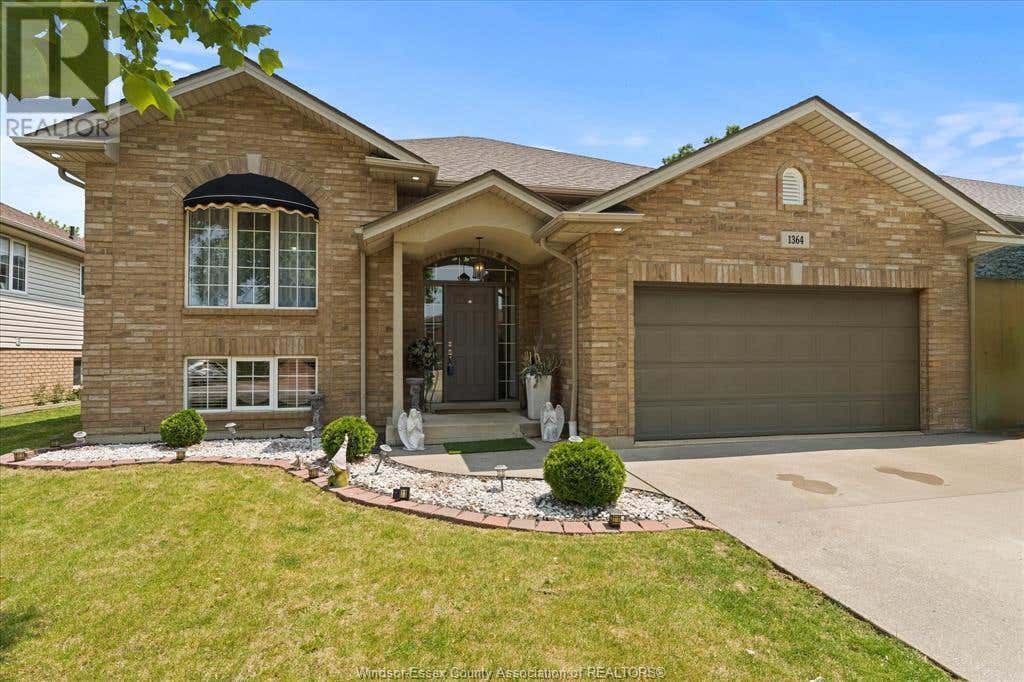 1364 CLOVER AVENUE, Windsor, ON N8P1R2 House For Sale | RE/MAX | 25013897