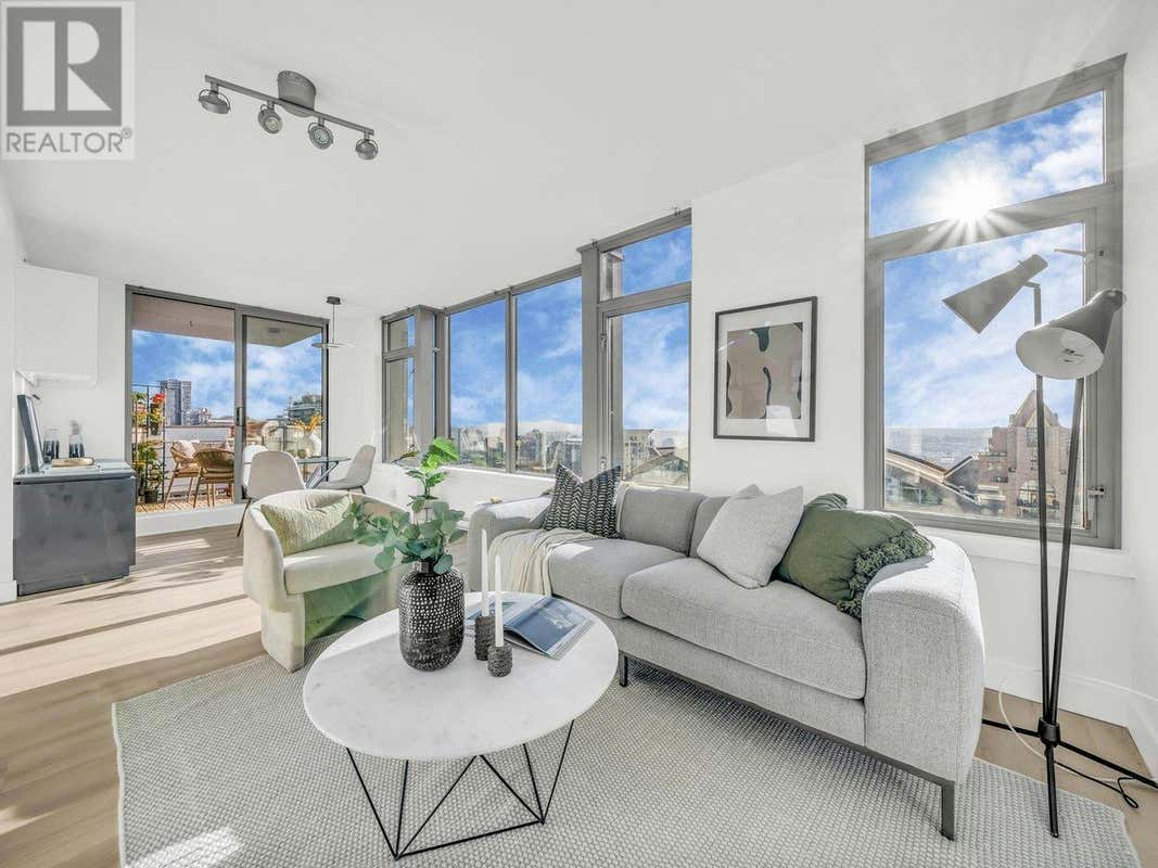 3202 1255 SEYMOUR STREET, Vancouver, BC V6B0H1 Condo For Sale RE/MAX