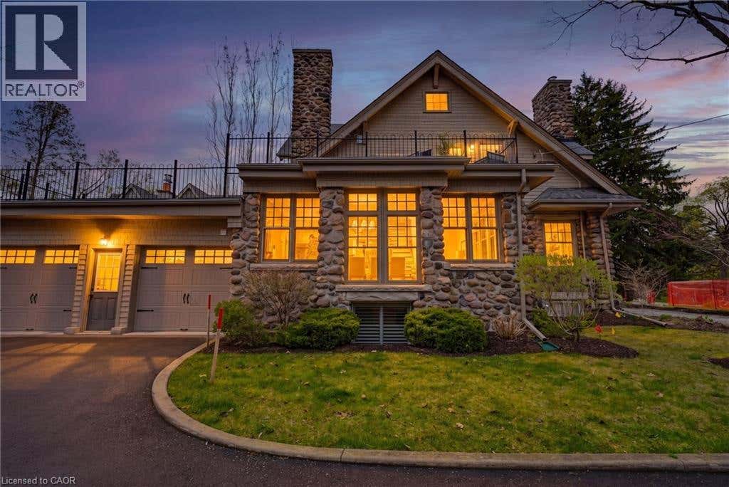 3083 LAKESHORE ROAD