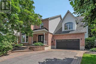 32 KYLE AVENUE