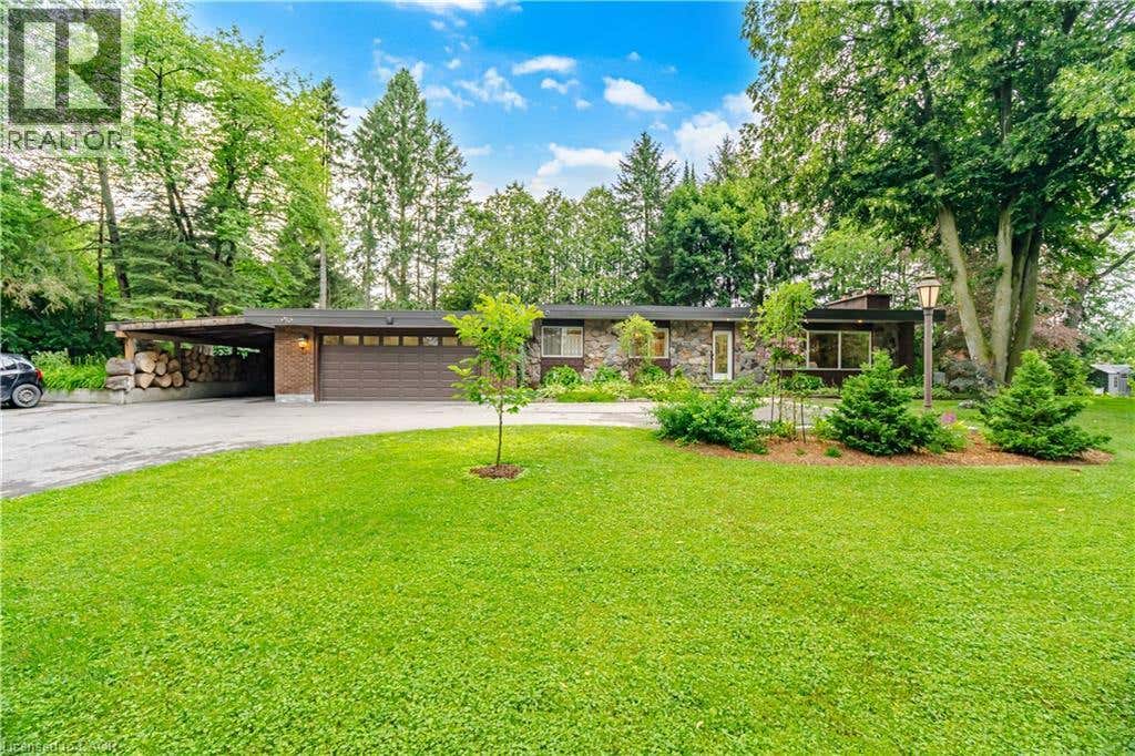 915 GOVERNOR'S ROAD