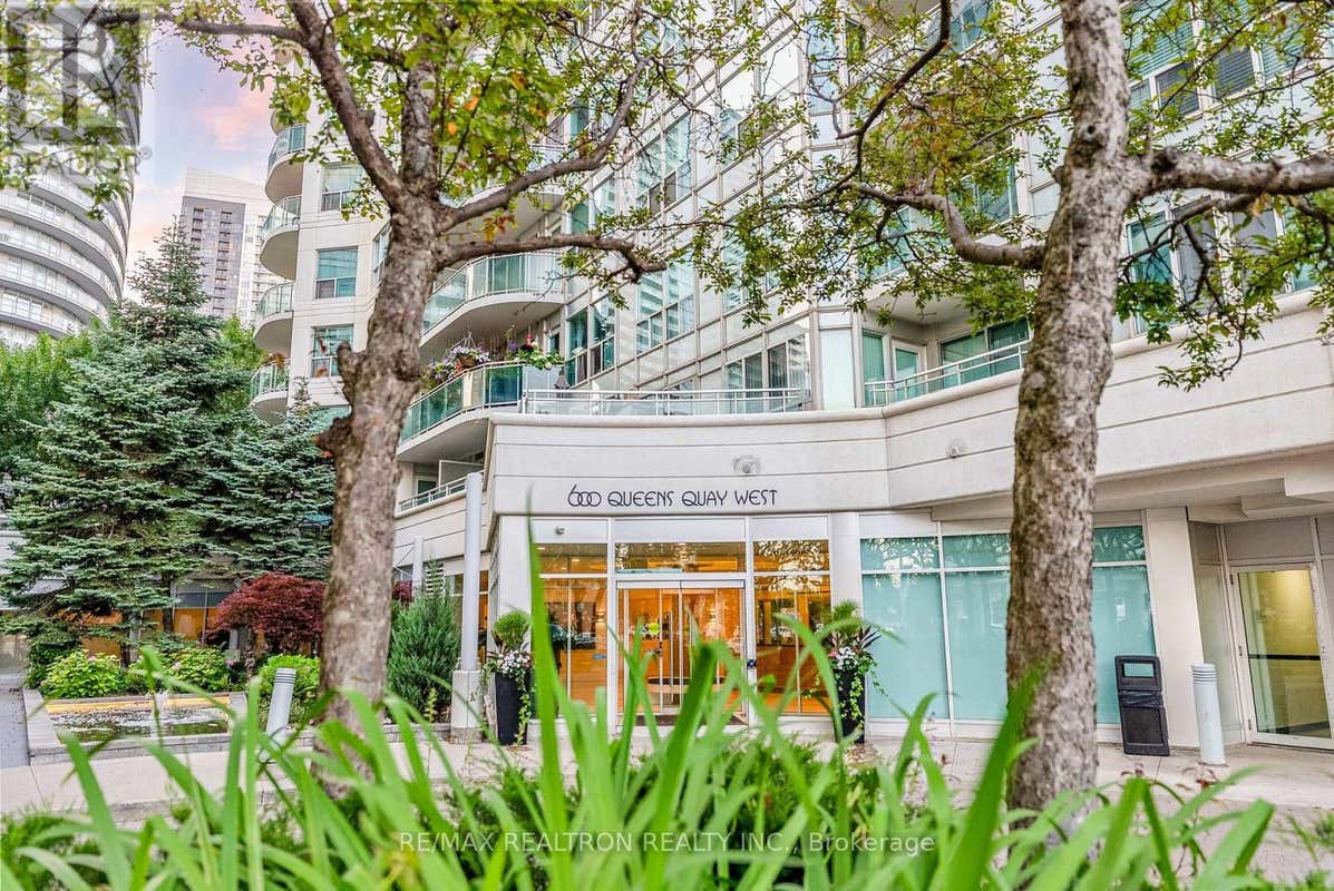 619 - 600 QUEENS QUAY W