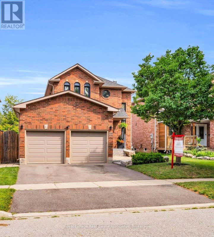 22 MCCULLOUGH CRESCENT