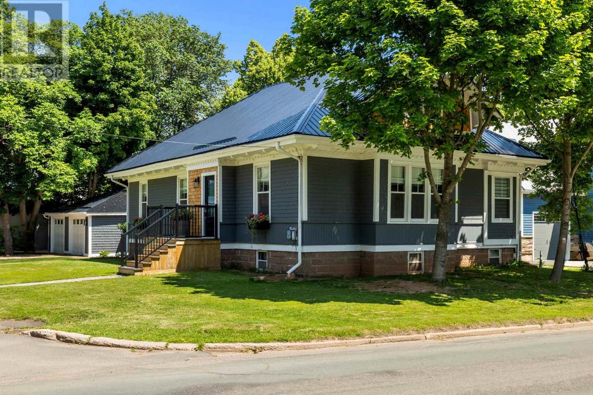 20 NORTH RIVER ROAD