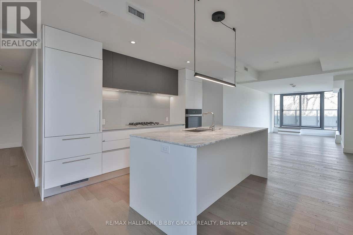 310 - 1414 BAYVIEW AVENUE