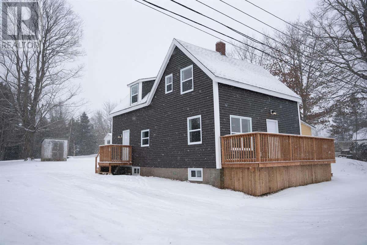 24 Cook St