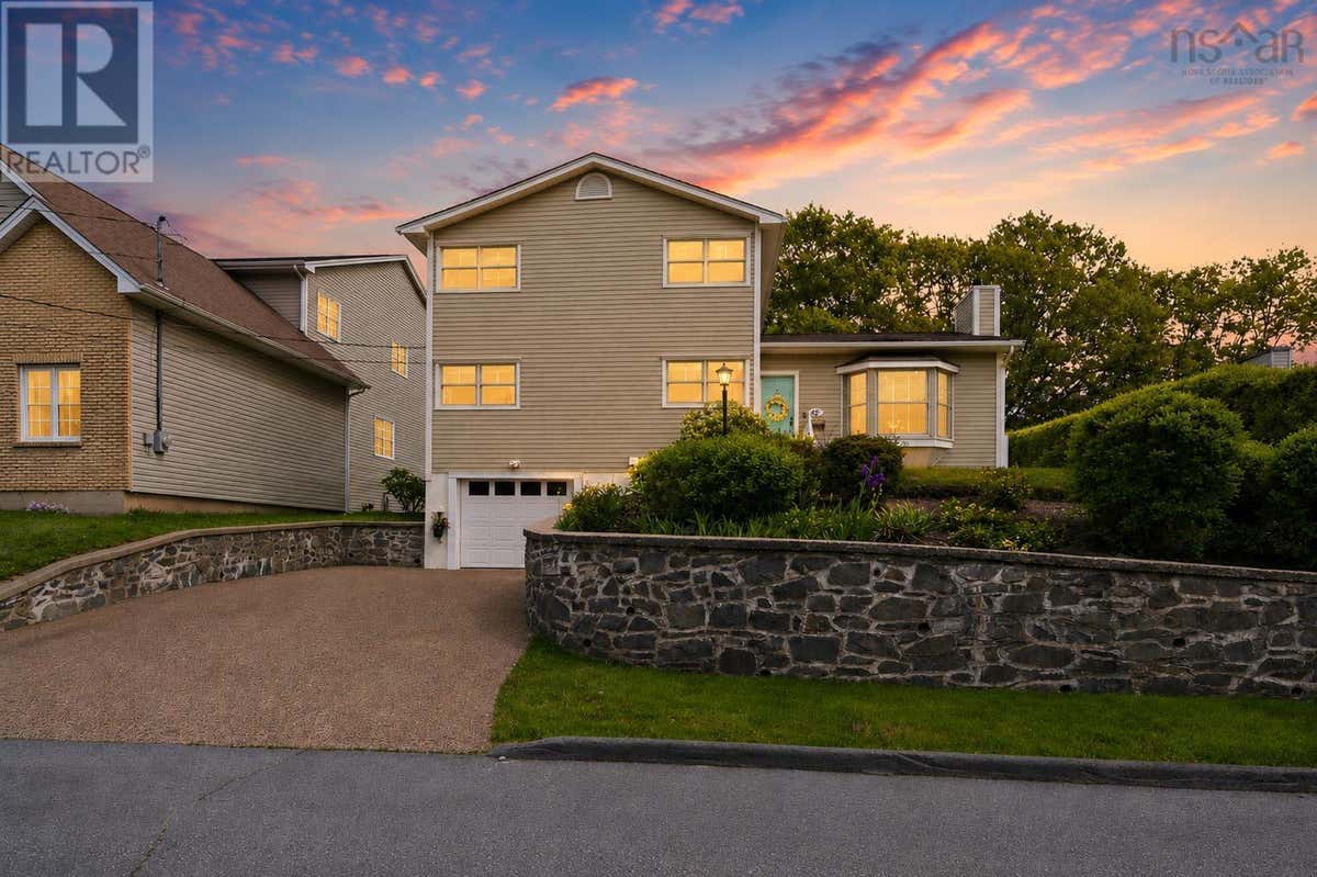 42 LODGE DRIVE