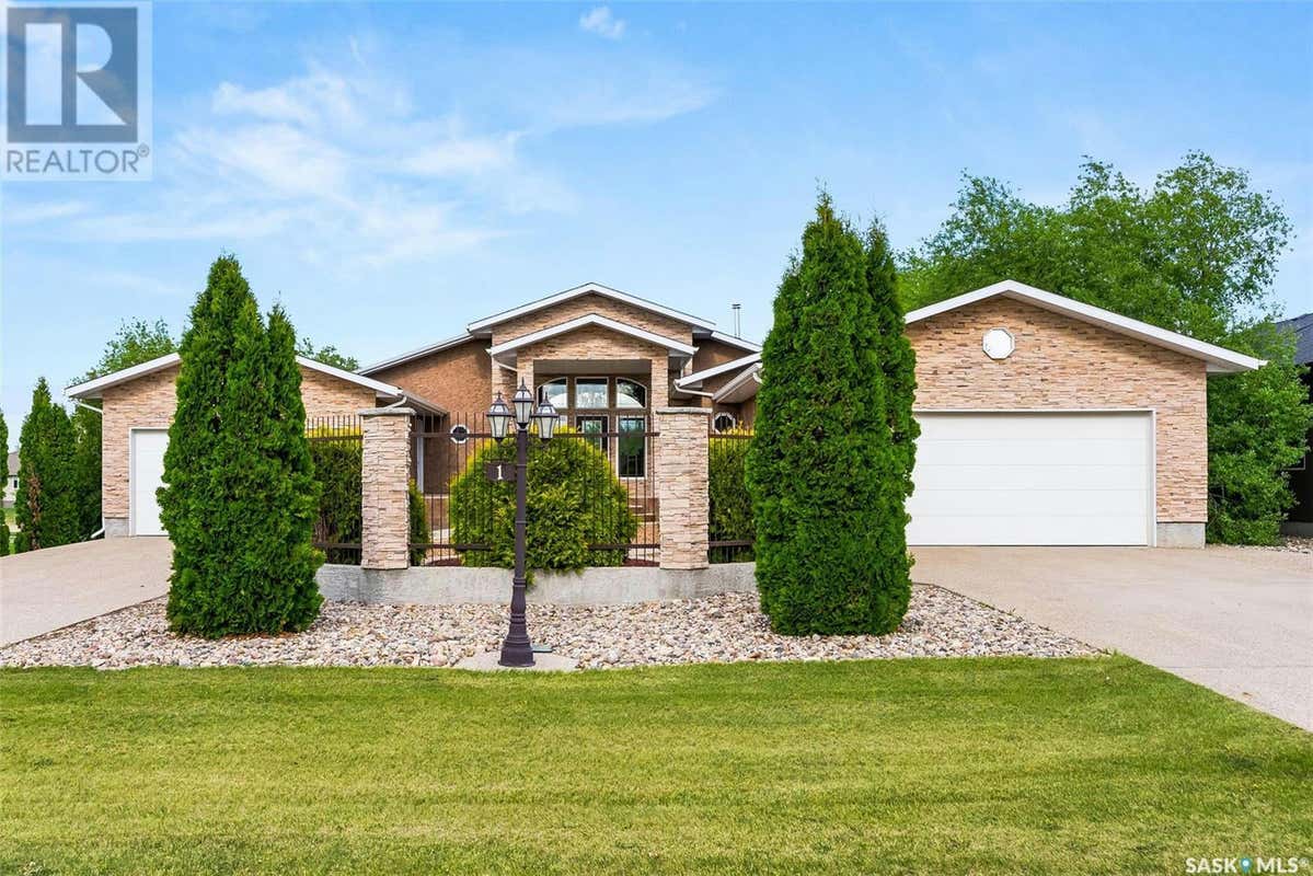 1 Emerald Creek ROAD, White City, SK S4L0B1 House For Sale RE/MAX