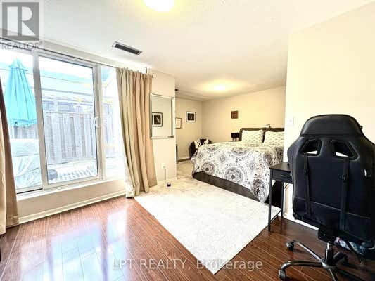332 - 2 VALHALLA INN ROAD, TORONTO (ISLINGTON-CITY CENTRE WEST