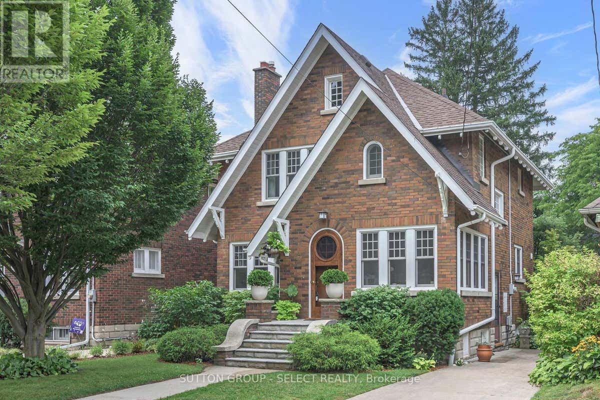 17 WILLINGDON AVENUE