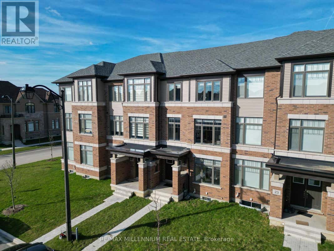 25 LIPSCOTT DRIVE