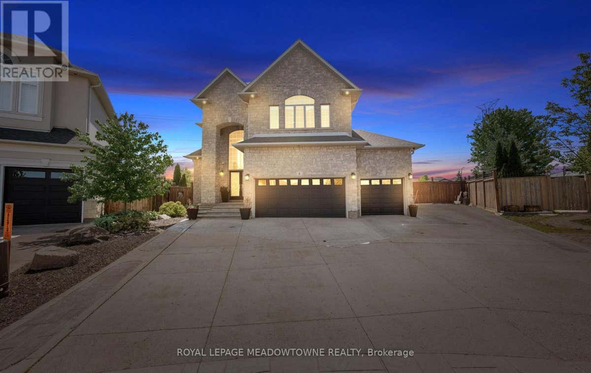 4 PLAYFAIR COURT