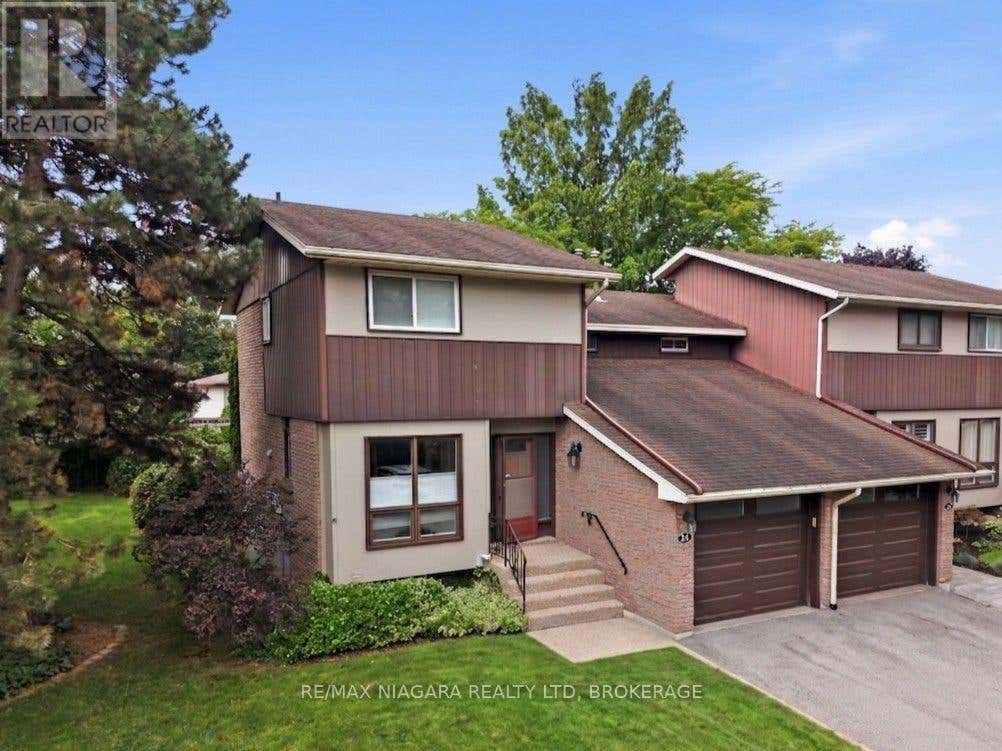 24 - 122 LAKESHORE ROAD