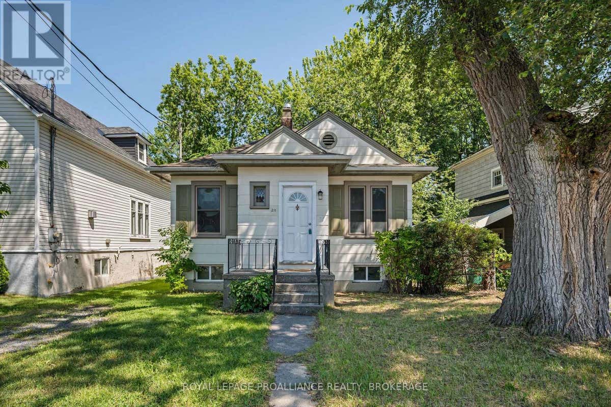 211 TORONTO STREET