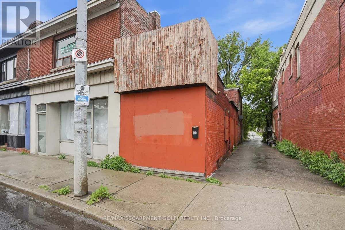 721 1/2 BARTON STREET E