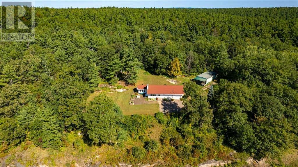 252 LAKE DORE ROAD, Eganville, ON K0J1X0 House For Sale RE/MAX 1410856