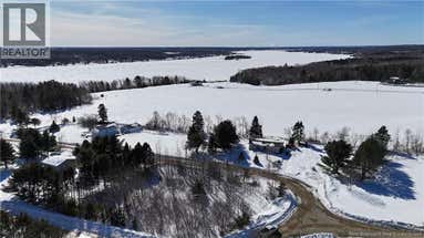 2 Rockcliff Boulevard