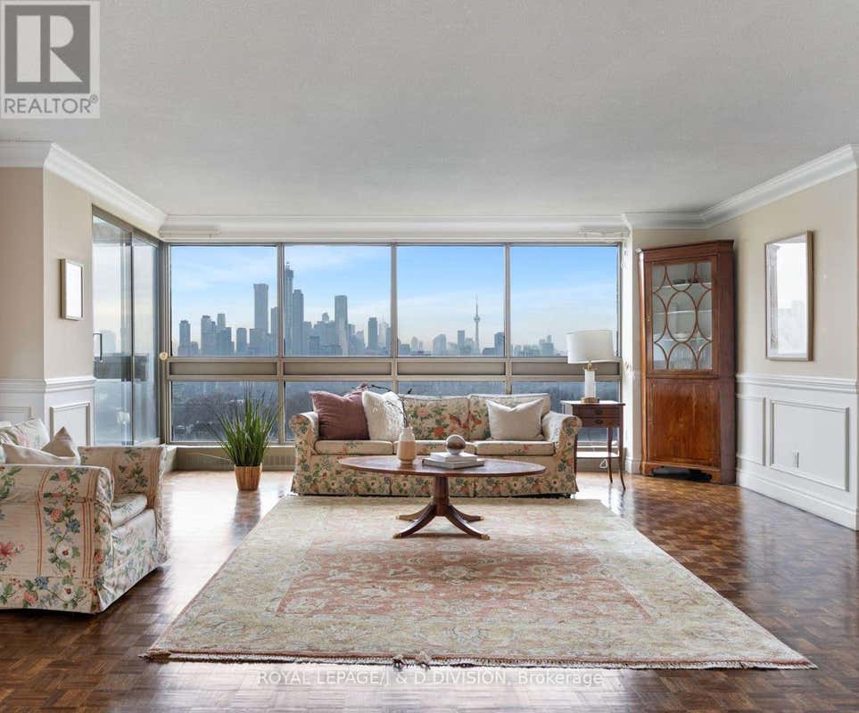 1405 - 63 ST CLAIR AVENUE W