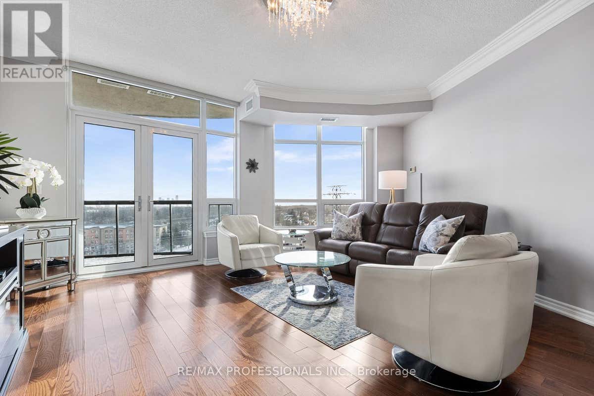 903 - 1135 ROYAL YORK ROAD