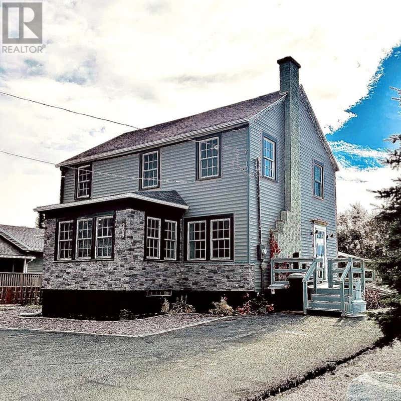 209 MCKENZIE AVE E