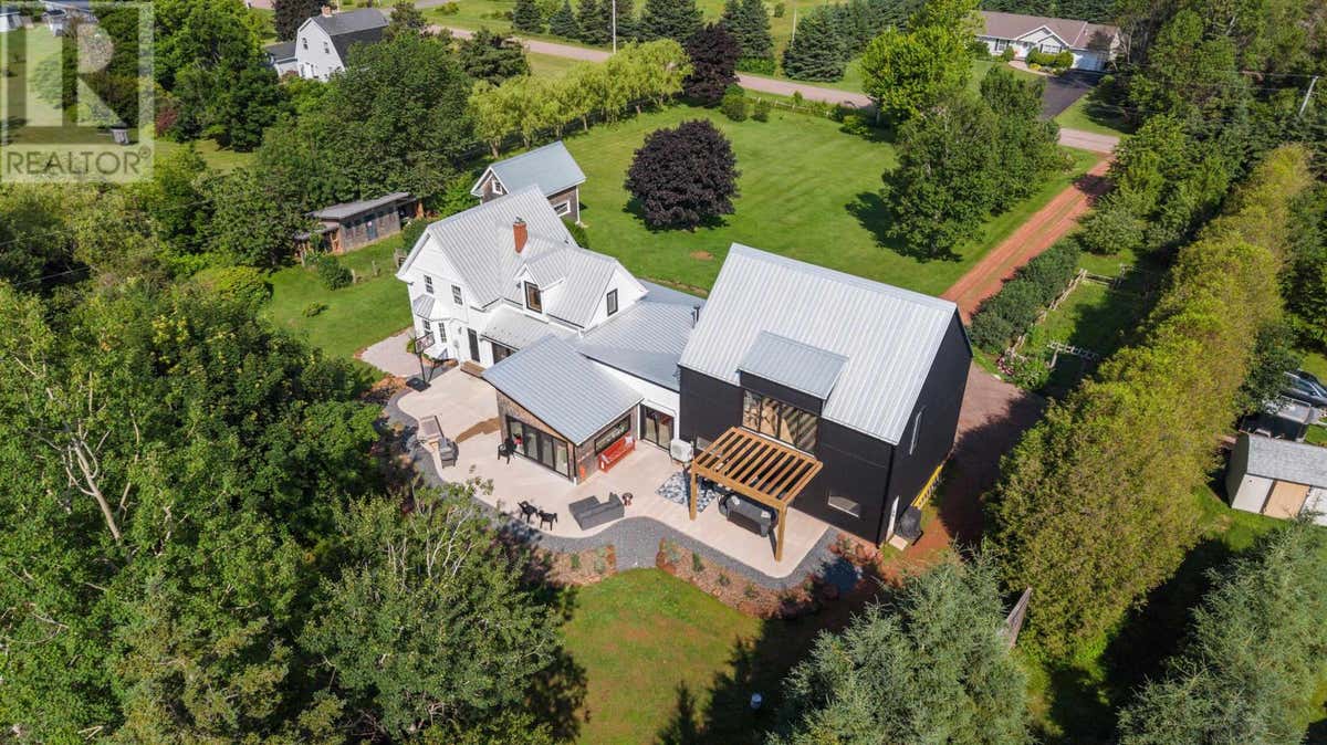 35 RICHARD DOUGLAS DRIVE
