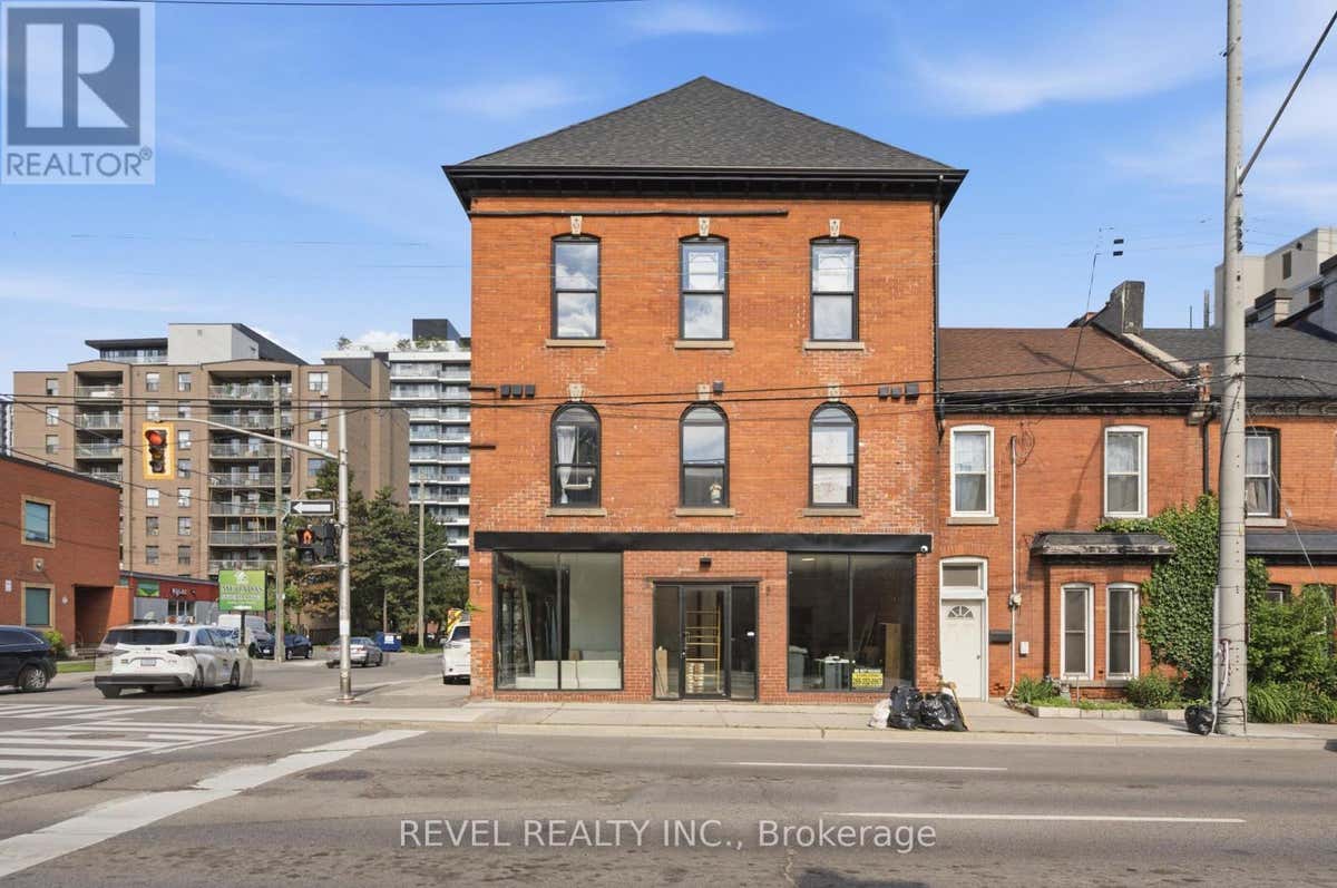45 WELLINGTON STREET N
