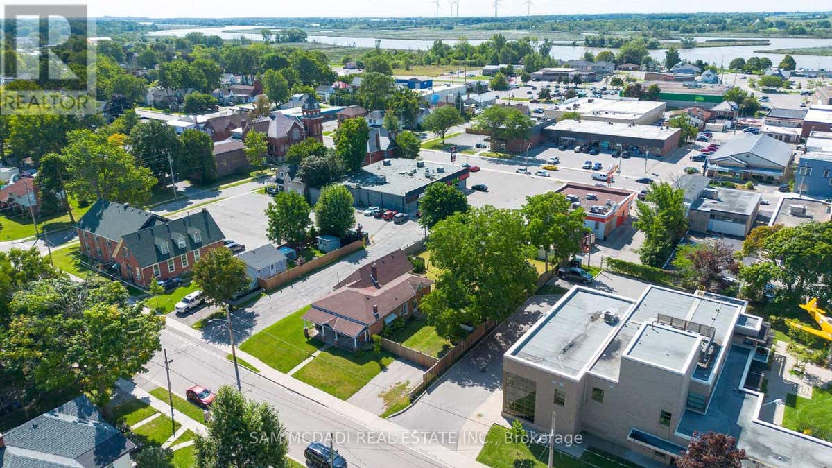 212 ALDER STREET, Haldimand (Dunnville), ON N1A1E1 House For Sale RE