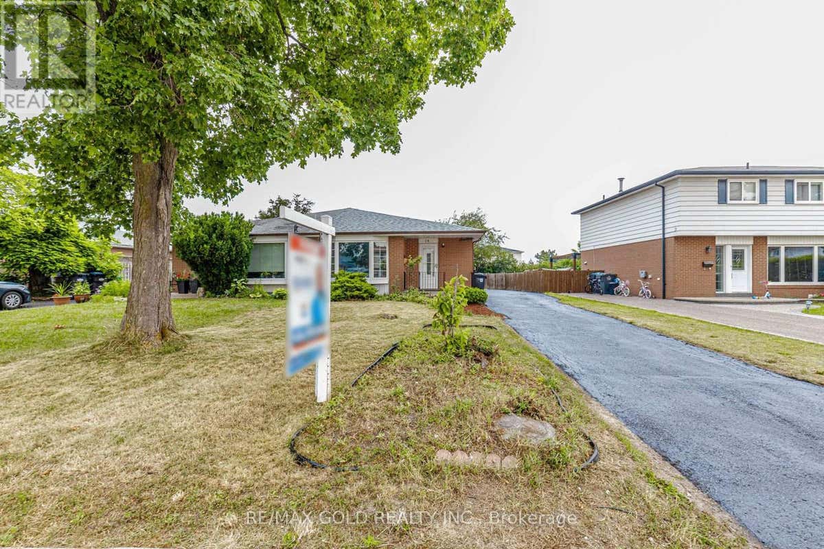 14 FLAMINGO CRESCENT